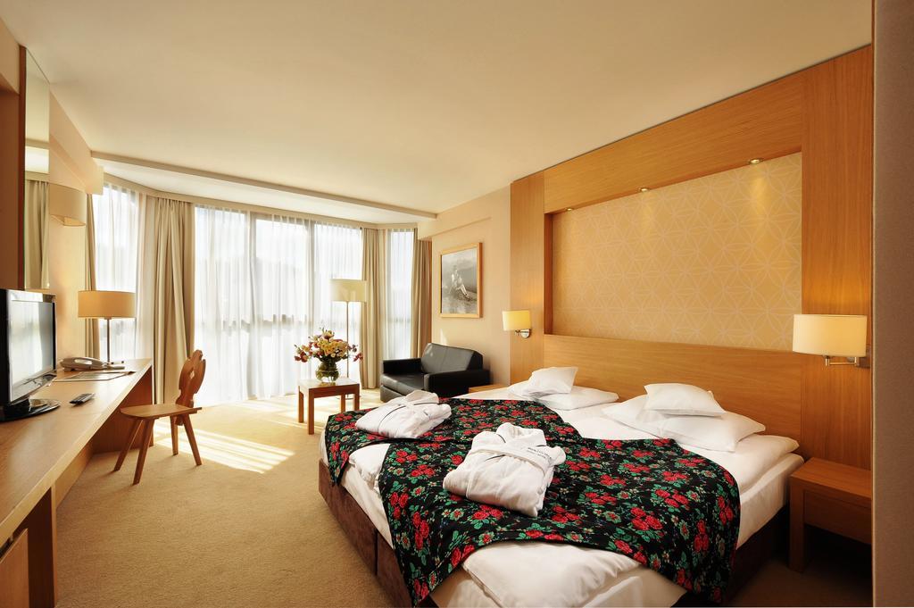 Hotel Bukovina Bukowina Tatrzanska Bagian luar foto